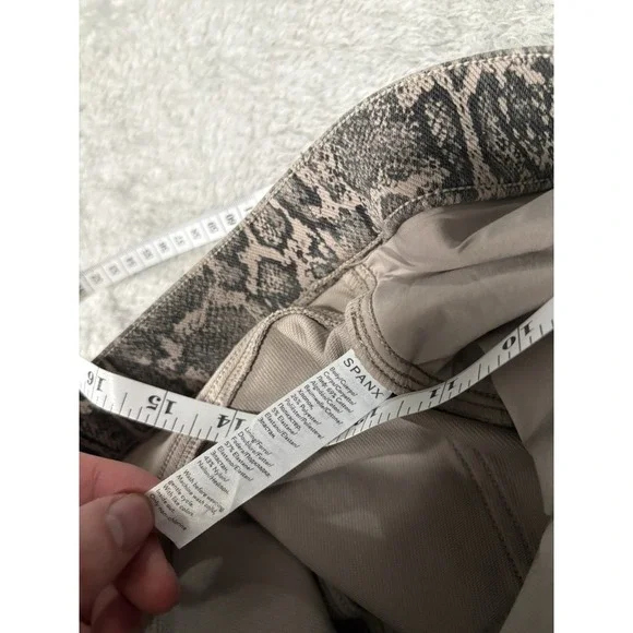 SPANX Animal Print Jean-ish Ankle Leggings Taupe Snakeskin Women Medium 20018R - Picture 9 of 9